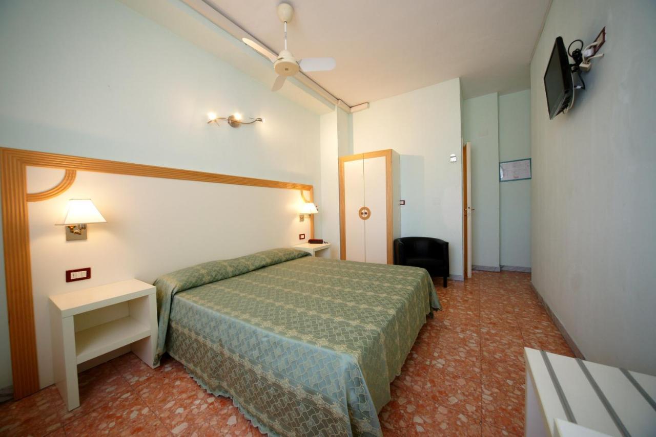 Hotel Liberty Viareggio Dış mekan fotoğraf