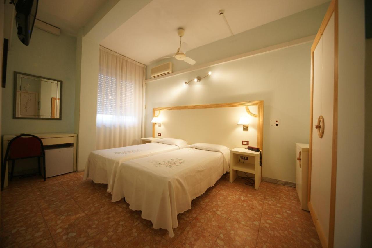 Hotel Liberty Viareggio Dış mekan fotoğraf