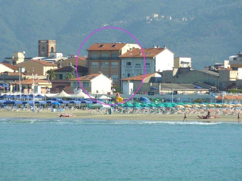 Hotel Liberty Viareggio Dış mekan fotoğraf