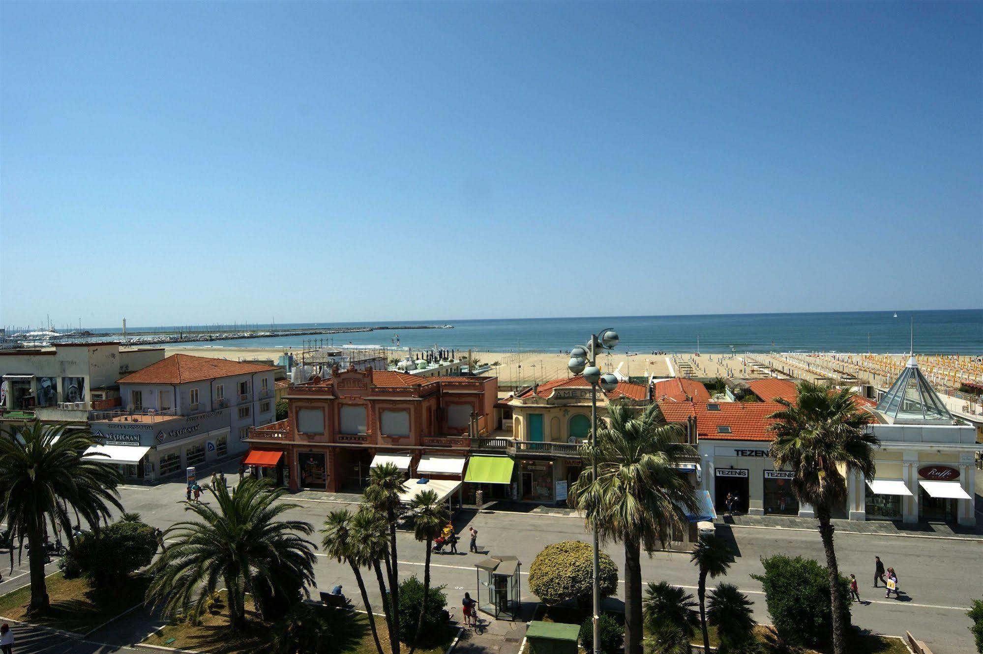 Hotel Liberty Viareggio Dış mekan fotoğraf