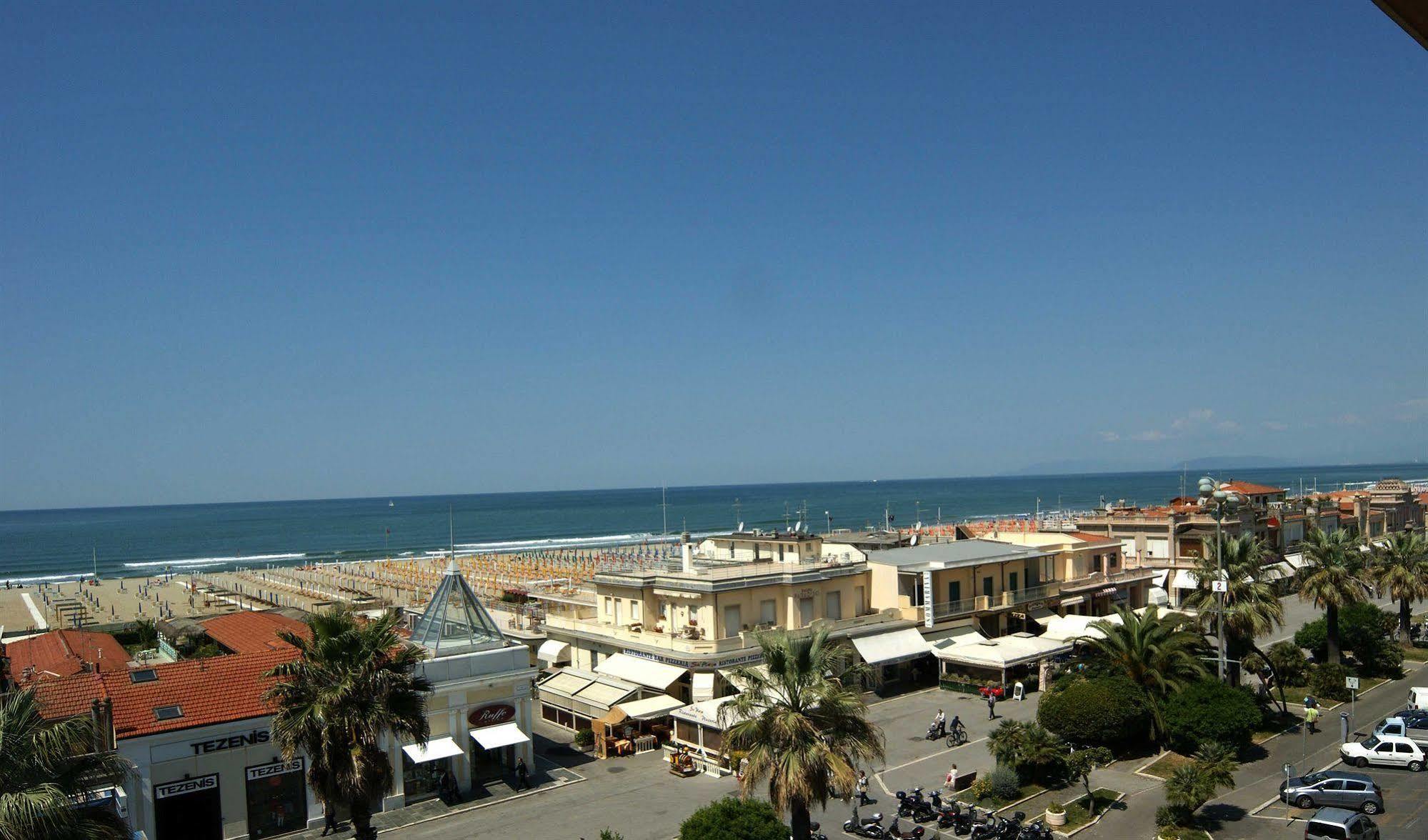 Hotel Liberty Viareggio Dış mekan fotoğraf